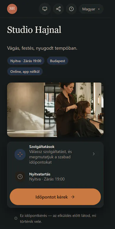 Studio Hajnal foglalási oldalának teteje telefonon: saját logó, borítókép, betűtípus és akcentusszínű „Időpontot kérek” gomb.